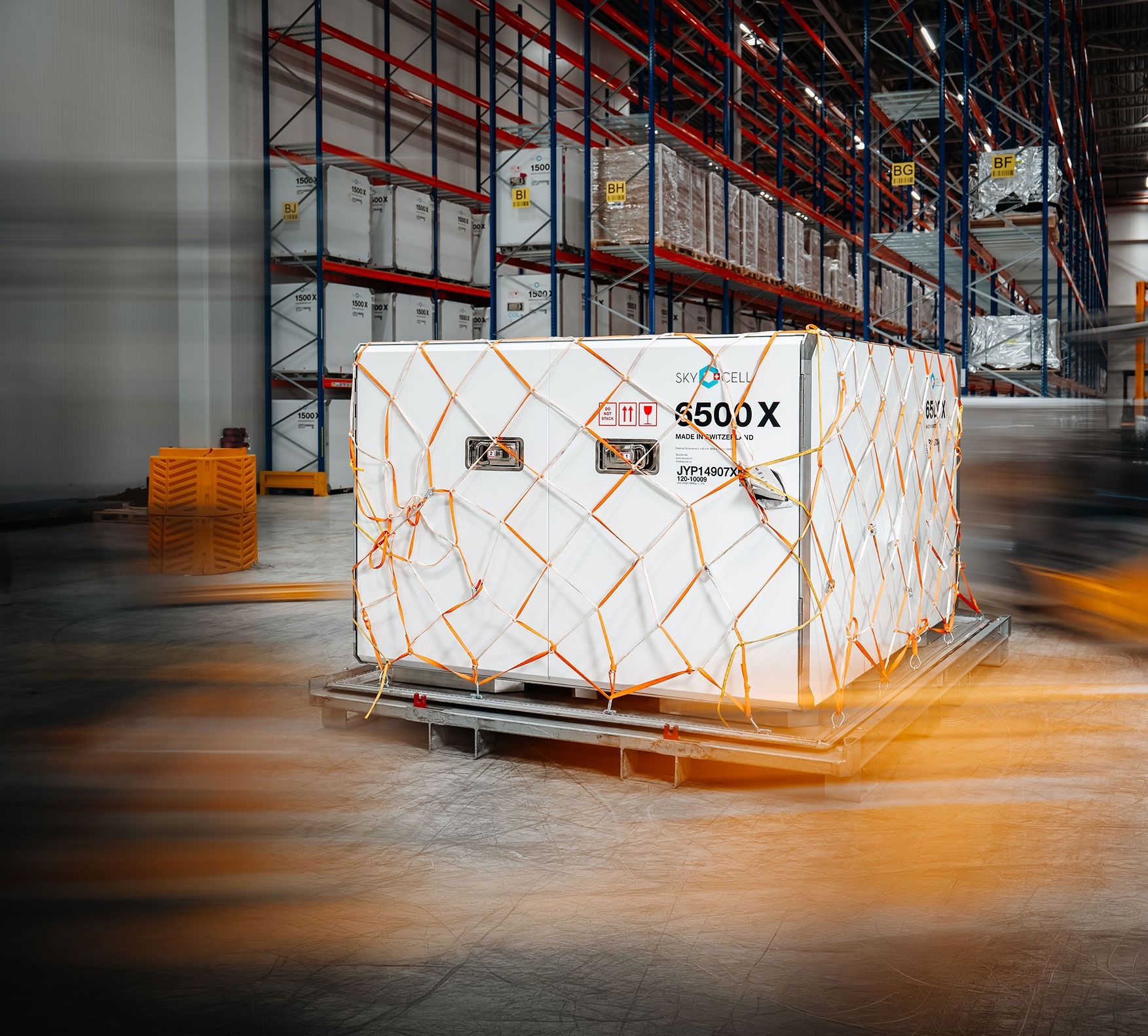 6500X - Warehouse blur